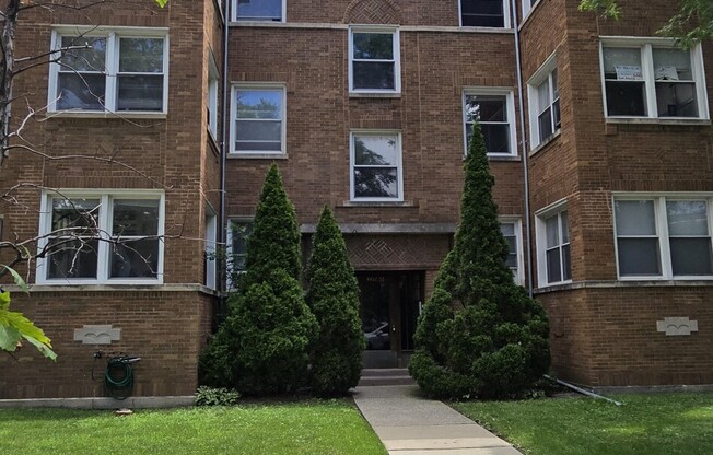 4457 N Maplewood Ave