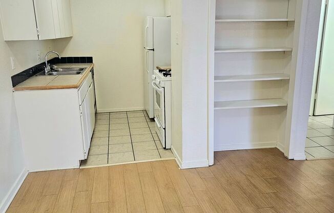 2 beds, 1 bath, 900 sqft, $1,145, Unit ELP2202-333