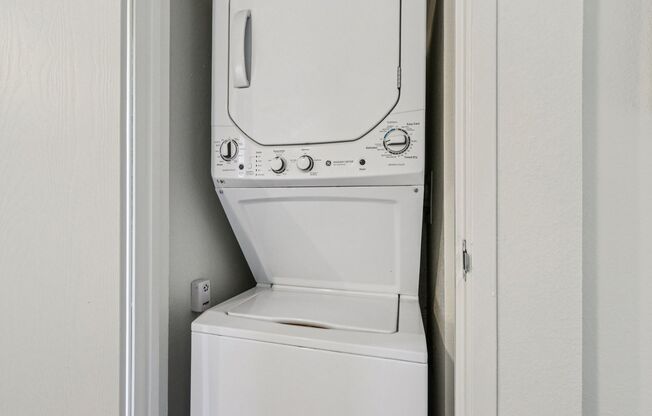 2 beds, 2 baths, 1,006 sqft, $1,550, Unit S2008