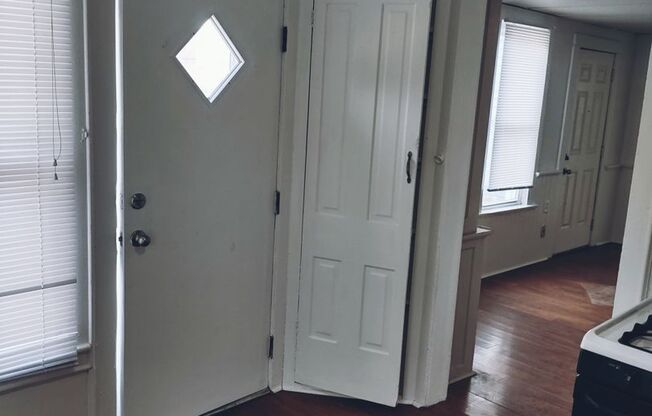 3 beds, 1 bath, $1,350