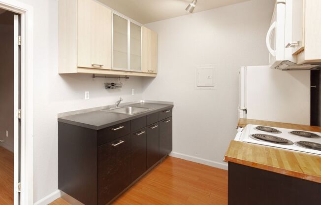 1 bed, 1 bath, 615 sqft, $1,795, Unit 106