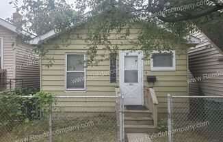 Private 1 bedroom house with Office space!!