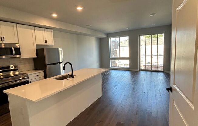 1 bed, 1 bath, 753 sqft, $1,700, Unit Unit 301