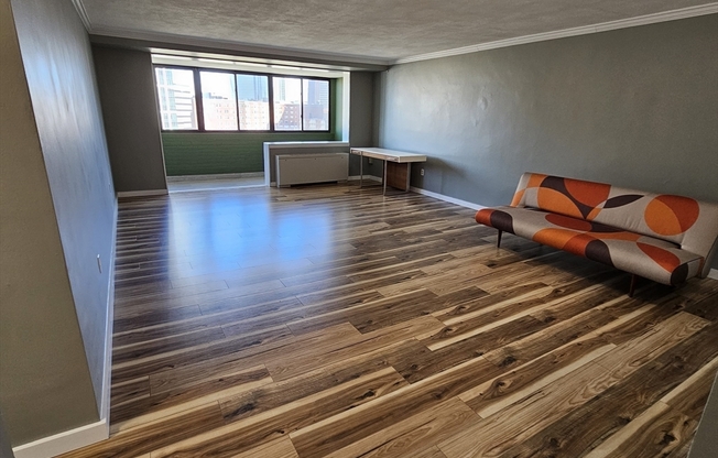 1 bed, 1 bath, 802 sqft, $3,150, Unit 10J