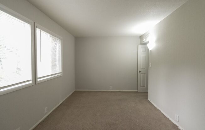 2 beds, 1 bath, 784 sqft, $1,100, Unit 1806 1E