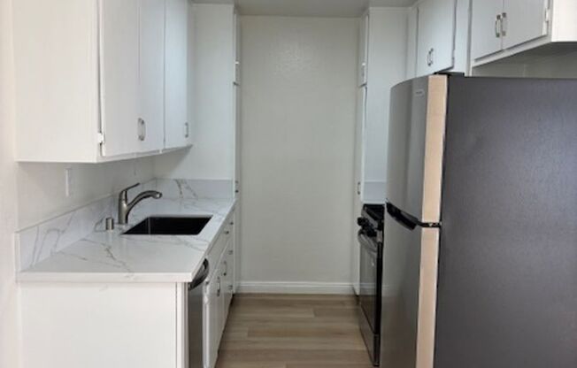 4338 Mammoth Ave Apts