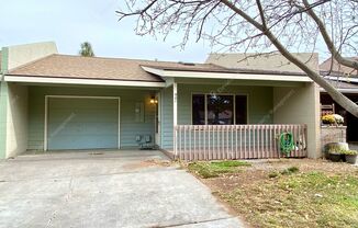 Charming Duplex in a Cul-de-Sac Near Kiwani’s Park