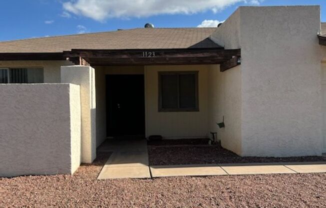 Charming 3 Bed 2 Bath home in Mesa with community pool and big backyard