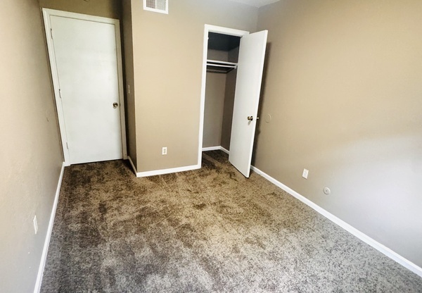 1413 W MAPLE AVE