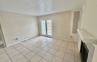 2 beds, 1 bath, $1,495, Unit r2550n3103