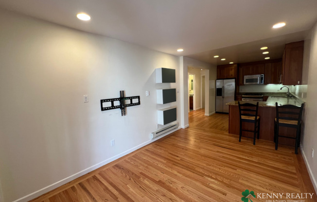 2 beds, 1.5 baths, $3,995