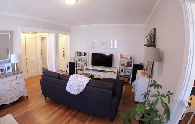 1 bed, 1 bath, $2,400, Unit 24