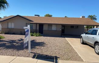 Charming 3 bed home in Tempe with RV Gate