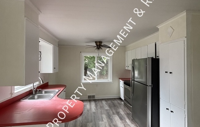 27 MONTCALM AVE