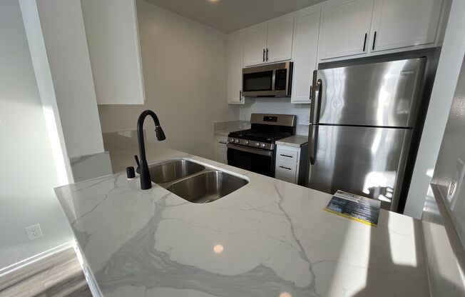2 beds, 2 baths, 1,100 sqft, $2,148, Unit 403