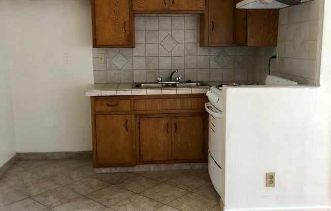 Studio, 1 bath, 400 sqft, $1,230, Unit 319N