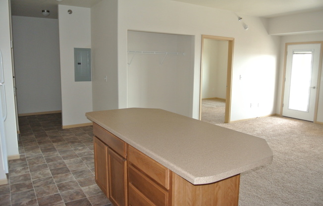 4 beds, 3 baths, $1,895, Unit 202