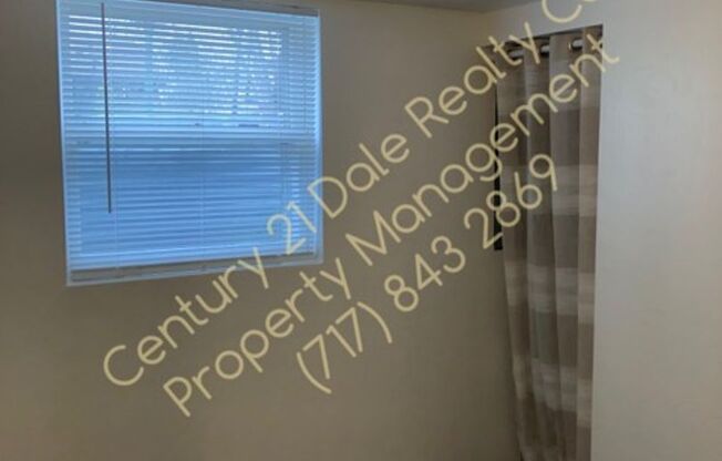 2 beds, 1 bath, $995, Unit Apt D