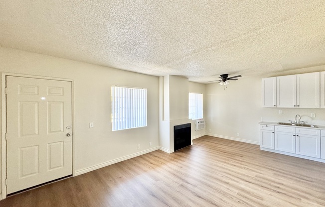 15552 NORDHOFF ST