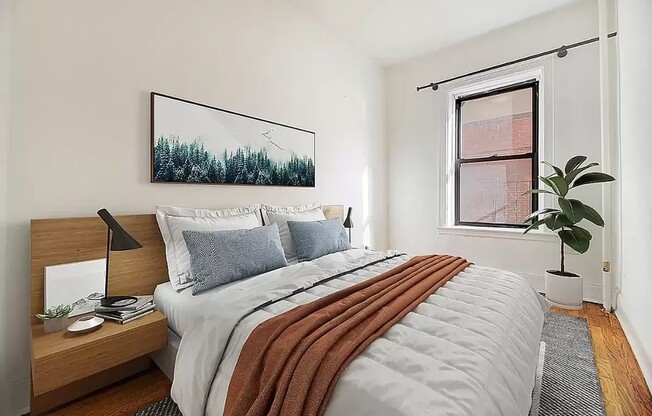 1004 2 AVE