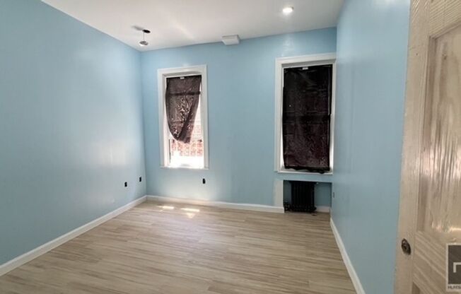 586 E 54 ST