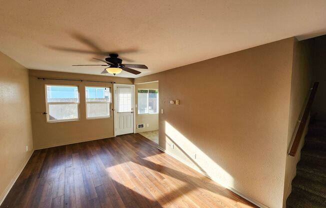 2-Story Apt Walking Distance Ferry!