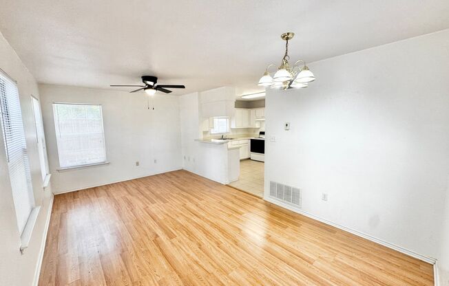 2310 W Hickory