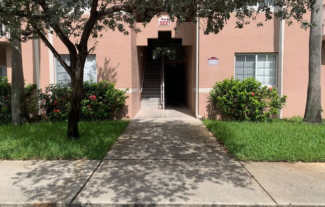 3221 Sabal Palm Manor