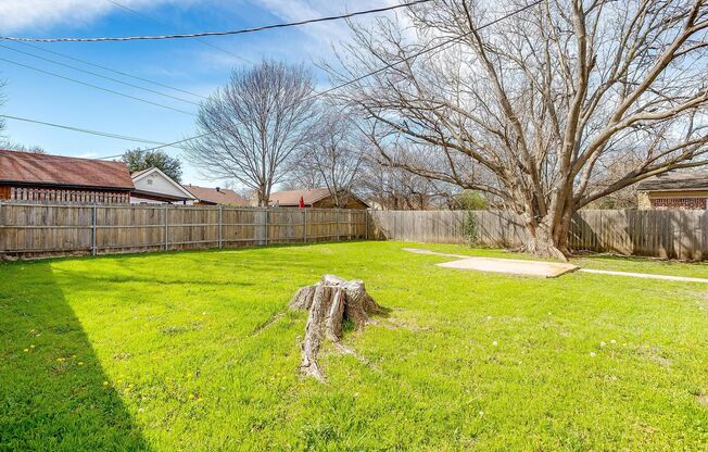Perfect for young Families! 3BR House with Large Yard