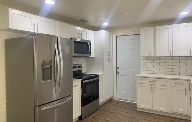 7111 N 53 ST