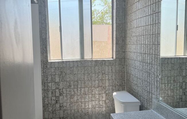 1 bed, 1 bath, 675 sqft, $1,675, Unit 14