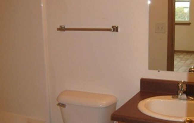 Maplewood Apartments - Studio/Junior 1 Bedroom