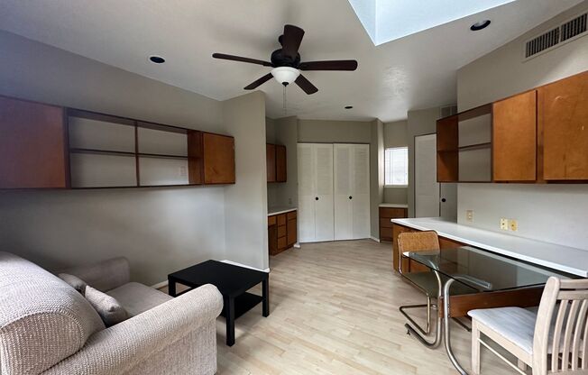 Studio, 1 bath, 432 sqft, $895, Unit 68