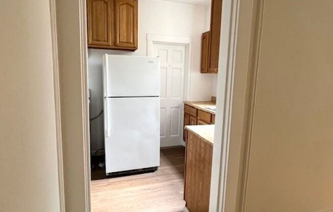 2 beds, 1 bath, $2,950, Unit 02