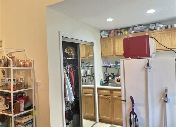 Studio, 1 bath, $2,100, Unit 12