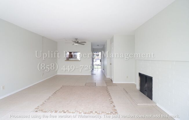 2 Bed, 1.5 Bath Condo Close to Freeway