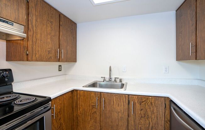 2 beds, 1 bath, $1,490, Unit UNIT 1