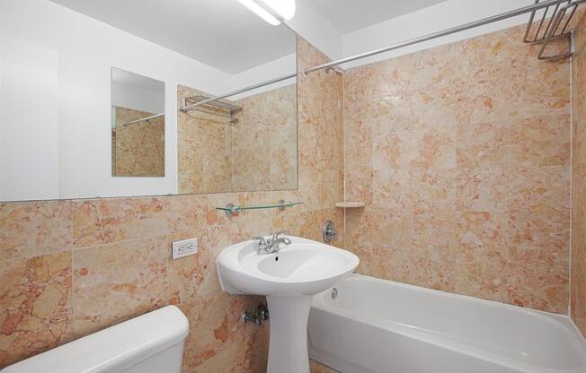 2 beds, 2 baths, $5,595, Unit S8E