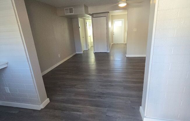 2 beds, 1 bath, 850 sqft, $1,195, Unit 18