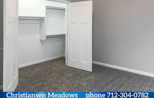 2 beds, 1 bath, 960 sqft, $925, Unit 14-202