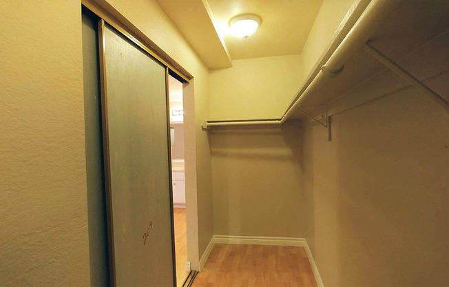 2 beds, 2 baths, 910 sqft, $2,595, Unit 209