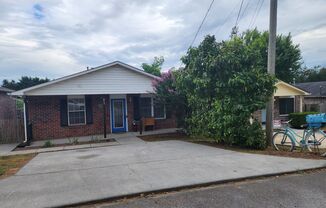 3 beds, 2 baths, $1,650