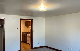 Studio, 1 bath, $875, Unit 402 N Cherry Apt 204