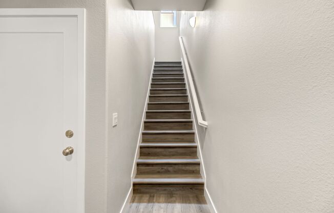 Move-In Special! Beautiful Alkali Flat Rental!