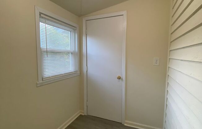 2 beds, 1 bath, $1,150