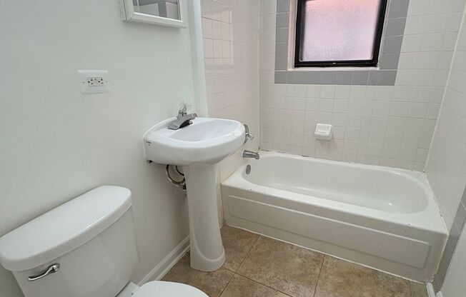 1 bed, 1 bath, 750 sqft, $1,050, Unit WL 110