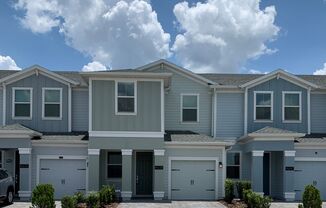 Available Now !!! Spacious 3 Bed 2.5 Bath Townhouse Move In Ready in a Beautiful Kissimmee Community