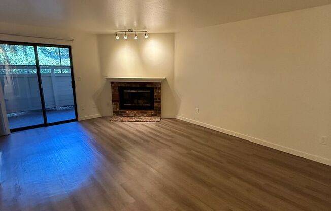 1 bed, 1 bath, 650 sqft, $1,500, Unit A102