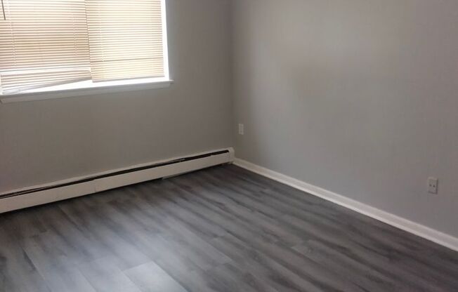 2 beds, 1 bath, 750 sqft, $1,425, Unit AA5
