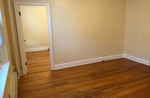 1 bed, 1 bath, 600 sqft, $1,095, Unit B-25